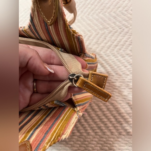 Y2K Style Patchwork Handbag with Flowers - Picture 6 of 7